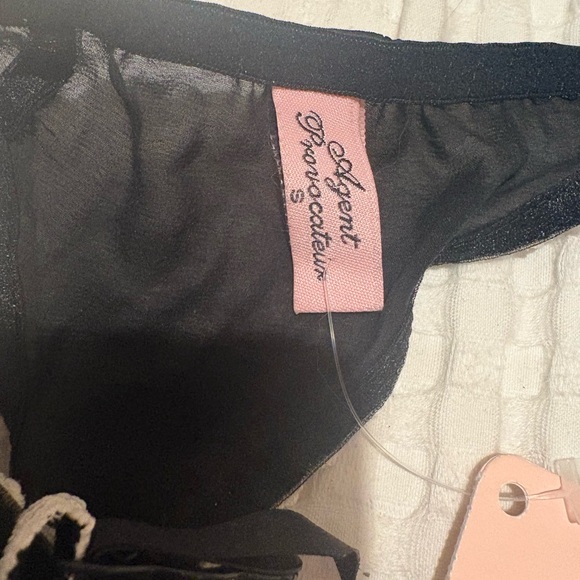 Agent provocateur kitty garter Black and White Lace - Picture 4 of 4
